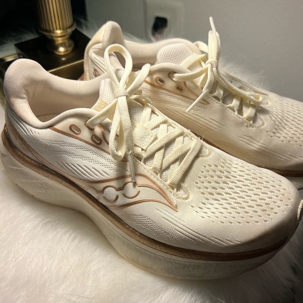 Saucony size 7.5 good condition